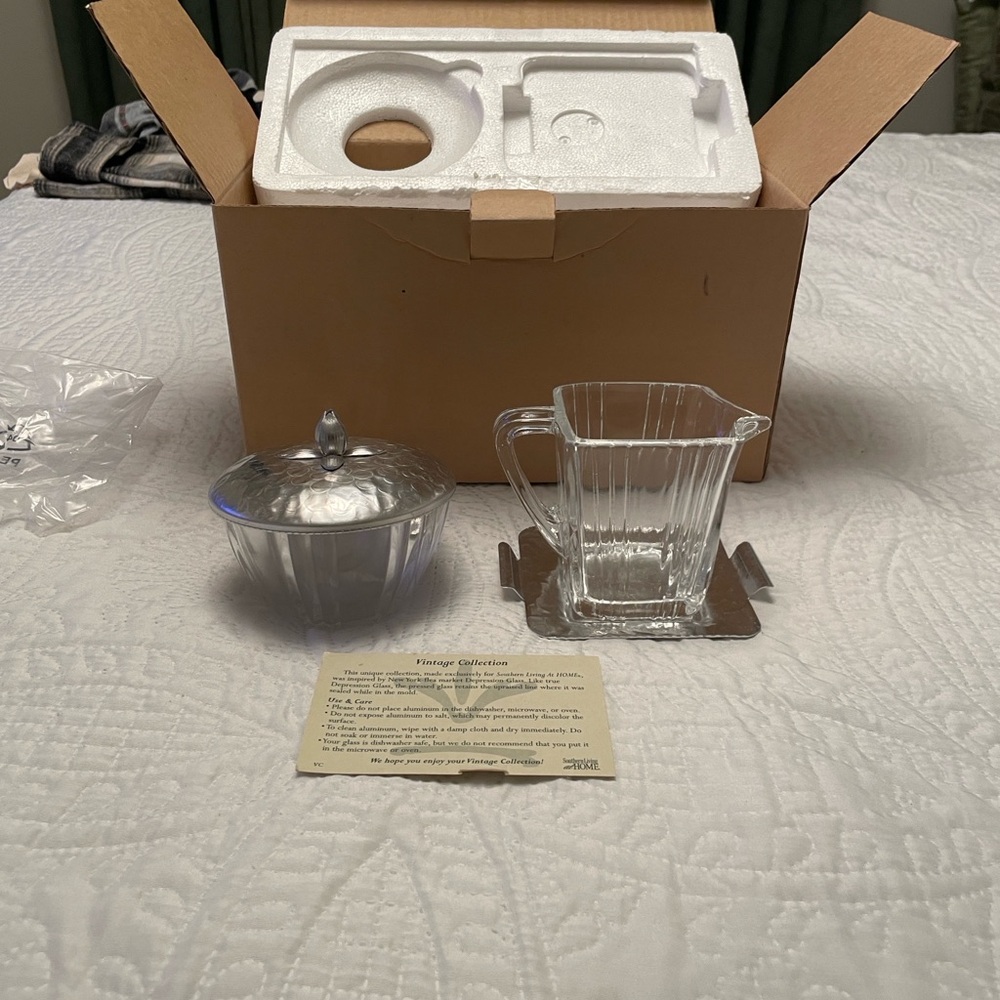 NIB Southern Living at Home Vintage Collection Creamer & Sugar Set #40514 - Picture 4 of 17